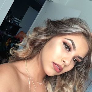 Meet your Posher, Aylin